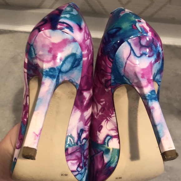 Bcbgeneration purple watercolor pointed toe heels size 8 - Picture 13 of 13